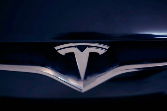 Tesla muss jetzt bis Herbst auf die Genehmigung des Ausbaus in Grünheide warten. Damit soll die Fertigungskapazität verdoppelt werden. Stellenstreichung wird es aber immer noch geben. Kleinere Bauvorhaben sind bereits jetzt schon möglich ...(Bild:  Tesla)