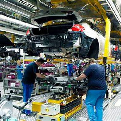 EY hat sich mal angesehen, wie sich der Automobilmarkt im letzten Jahr entwickelt hat. Zu den Verlierern gehören eindeutig die deutschen Autohersteller. Und denen bläst der Wind immer stärker ins Gesicht. Zugelegt haben allein die Player aus den USA und aus Japan, heißt es da. (Bild: U. Bingel)