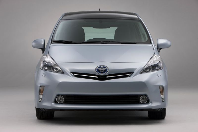 Der Prius v punktet durch mehr Laderaum und jeder Menge Platz für die Insassen. (Archiv: Vogel Business Media)