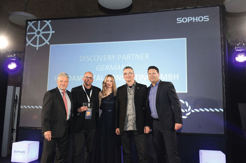 Das Team von Fundamental Consulting erhielt den Award „Regional Discover Partner of the Year”. (Sophos)