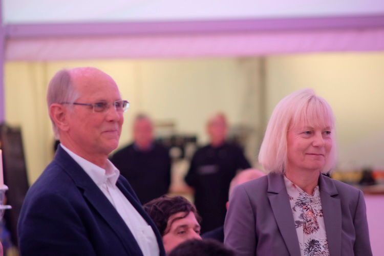 Gern gesehene Gäste: Ingo Meyer und ZDK-Geschäftsführerin Antje Woltermann. (Zietz/»kfz-betrieb«)