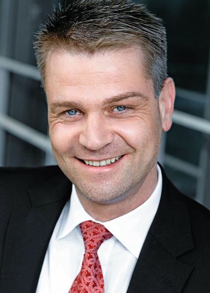 „Aus unserer Sicht sind zwei Aspekte vordringlich: die Digitalisierung beziehungsweise Visualisierung der Werkzeugmaschine sowie deren Vernetzung“, meint Prof. Christian Brecher zu den Anforderungen an die Maschine der Zukunft. (Messe Stuttgart)