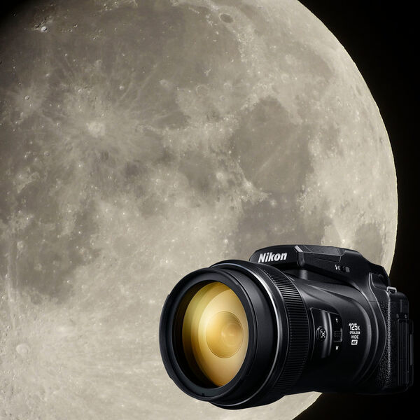 Das lichtstarke Nikkor-Objektiv der Nikon Coolpix P1000 soll für scharfe Bilder bei schwachen Lichtverhältnissen sorgen. (Nikon)