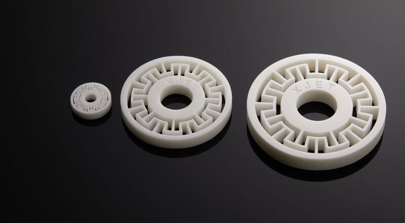 Mit 3D-Druck sind filigranere Strukturen möglich als mit Spritzguss.  (Xjet)
