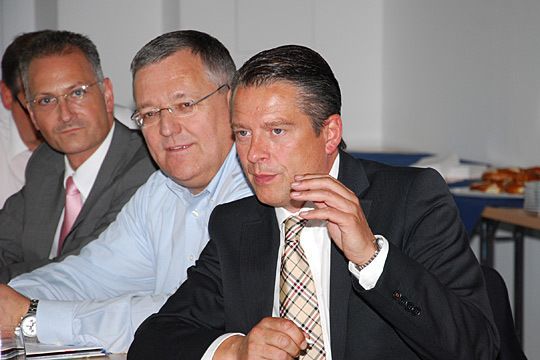 Das Siegerteam 2010: (v. li.) Markus Rößler, Volker Fritz und Jens Karsten Bergmann vom Autohaus Sessner aus Kitzingen. (Archiv: Vogel Business Media)