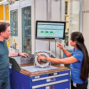 Analyze My Workpiece/Monitor erkennt anhand trainierter, gelabelter und dann beobachteter Prozessparameter und ihrer definierten Grenzwerte, dass am bearbeiteten Bauteil die Qualität stimmt.(Bild:  Siemens AG)