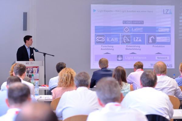 Friedrich Proes bei seinem Vortrag. (Bild: Johannes Untch/Vogel Business Media)