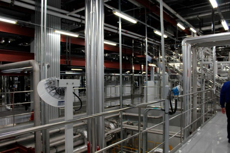 Neben technologischer Expertise hatten die Automatisierungs-Experten noch einen Trumpf im Ärmel, wie Samsung betont: den Endress+Hauser Service, der die gesamte Gerätelaufzeit erfasst. „Das senkt unsere Risiken und erhält die Betriebsleistung aufrecht“, erklärt ein Sprecher (PROCESS)