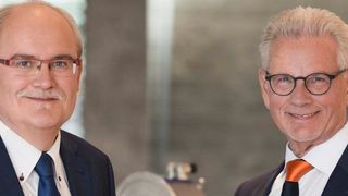 Das für den Deutschen Zukunftspreis 2018 nominierte Erfinderteam des Galaxie-Antriebssystems, Dipl.-Ing. (FH) Thomas Bayer und Dr.-Ing. E.h. Manfred Wittenstein (v.l.). (Ansgar Pudenz)