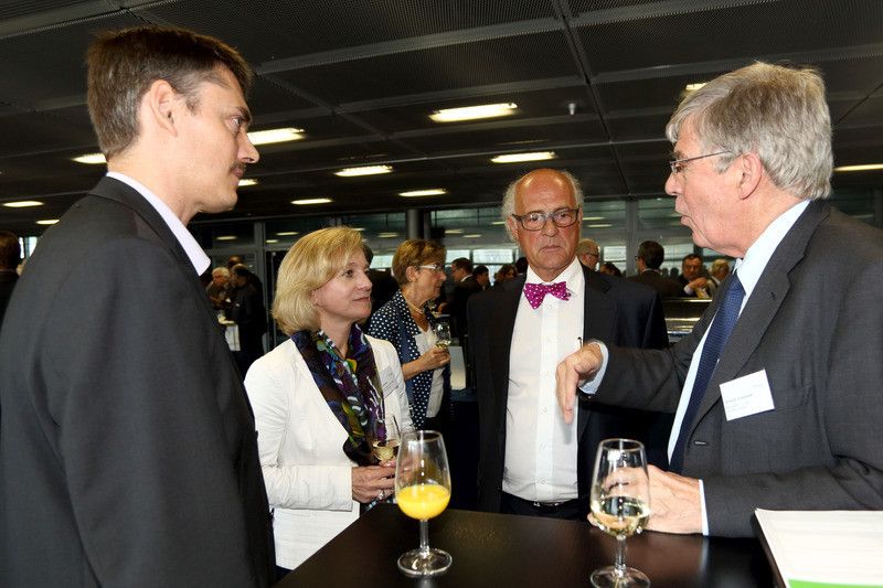 Die Voten der Redner gaben viel Gesprächsstoff unter den Besuchern. (Bild: Europa Forum Luzern)