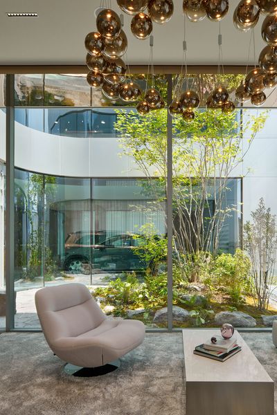 Im Zentrum des zweiten Stocks befindet sich ein Garten. (Bild: Mercedes-Benz AG)