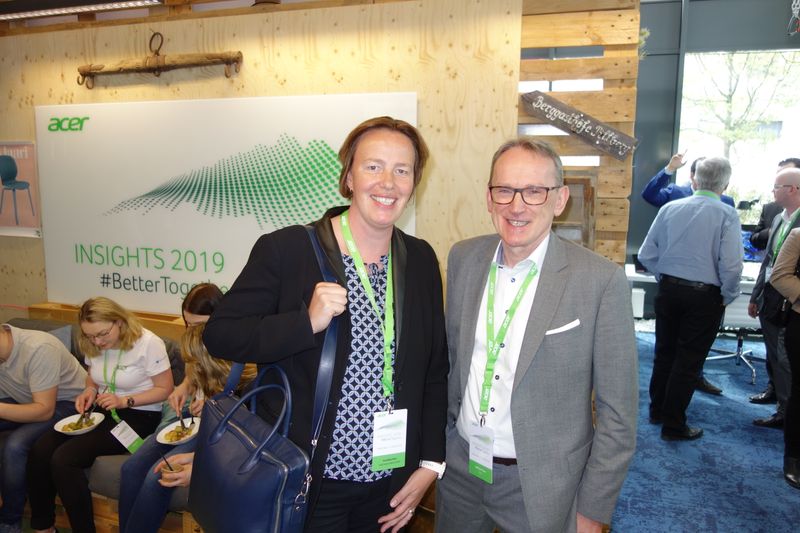 Franziska Divis, Intel, und Wilfried Thom, ACER, wissen die gute Partnerschaft zu schätzen. (Bild: IT-BUSINESS)