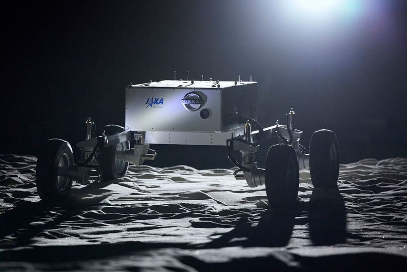Nissan hat einen gemeinsam mit der Japan Aerospace Exploration Agency entwickelten Prototyp eines Mond-Rovers vorgestellt.  (Nissan)