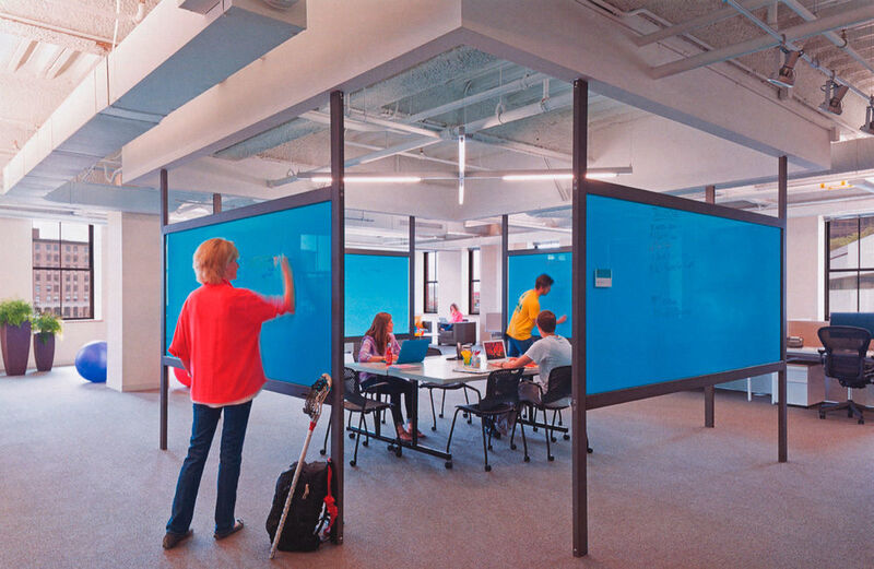Creative Workspace: Beschriftbares Panel-System aus Glas von Phil Manker (Bild: commons.wikimedia.org/Phil Manker)