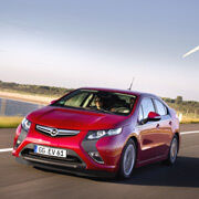 Deutschlandpremiere auf der IAA: Das E-Auto Opel Ampera soll Ende des Jahres an den Verkaufsstart rollen. (Opel)