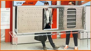 Auch Batterierahmen aus einem Guss gewinnen zunehmend an Bedeutung, wie das Beispiel eines Truck Batterierahmen zeigt. (Bild: Handtmann)