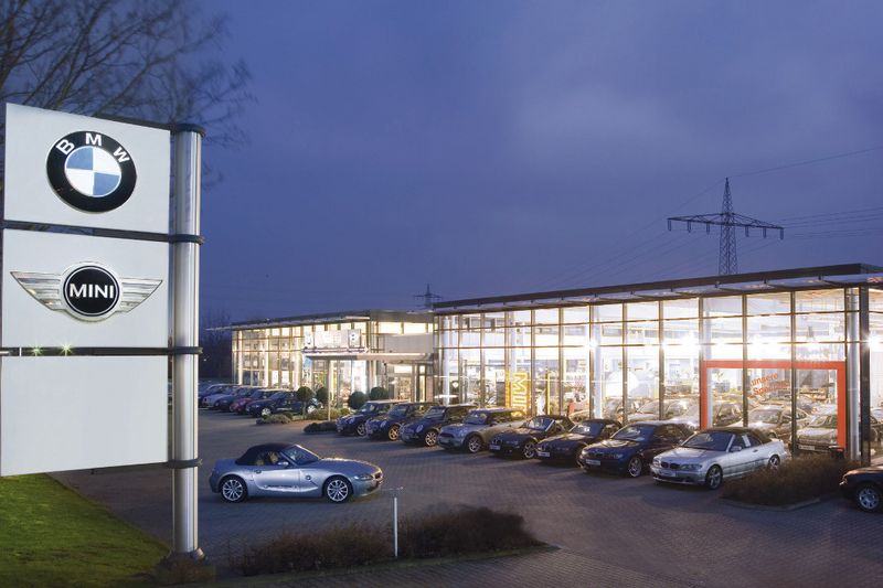 Um die Profitabilität zu steigern, nutzt Procar die Synergieeffekte aus standortübergreifenden Angeboten in den Bereichen Fahrzeugverkauf sowie Werkstatt- und Reparaturleistungen. (Procar)