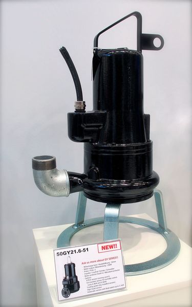 Neue Grinder-Abwasserpumpe 50GY mit starkem Schneidwerk von Tsurumi für die DN50-Verrohrung (Tsurumi)
