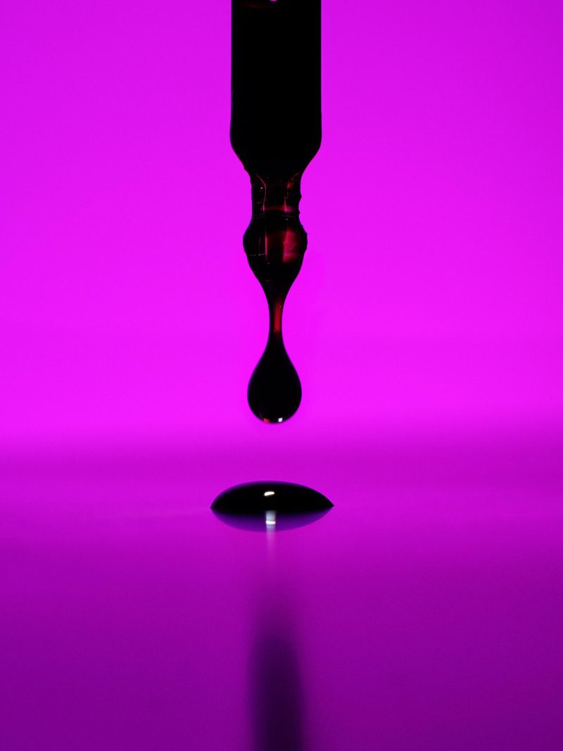 Evonik is developing catalysts and adsorbents for the purification of pyrolysis oil to enable its use as a raw material in petrochemical processes.(Image:  Evonik Industries AG)