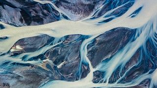 Wie ein Fluss verhalten sich auch Geschäftsprozesse, die sich aus der Quelle zum Bach und schließlich zu einem mächtigen Strom entwickeln. (Hakan Ozturk - stock.adobe.com)