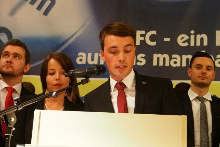 Die BFC-Absolventen Svenja Friedrich und Philipp Knorst appellierten an ihre Mitschüler: „Die beste Werbung für die Zukunft der BFC, das sind wir.“ (Richter)