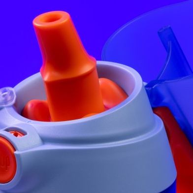 Der Duftspender wird vor dem Gebrauch oben auf das Mundstück gesteckt der Trinkflasche. Er soll dazu anregen, mehr Wasser zu trinken.  (Bild: Wacker)