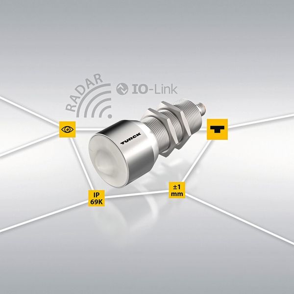 Mit 100 g Schockbeständigkeit und Edelstahlgehäuse eignet sich Turcks Distanzradarsensor auch für raue Outdoor-Applikationen. (Hans Turck GmbH & Co. KG)