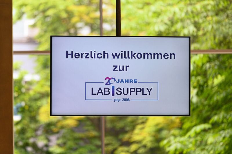 Am 9. Juli 2026 hieß es zum ersten Mal in Graz: „Herzlich willkommen zur LAB-SUPPLY“. Die Fachmesse für Labortechnik feierte ihre dritte Permiere in Österreich (nachdem bereits Messen in Wien und Innsbruck eingeführt wurden). Einen Eindruck vom Messetag gibt es auf den folgenden Bildern. Viel Spaß beim Durchklicken.     Mehr Infos zu den kommenden LAB-SUPPLY-Messen finden Sie auf www.lab-supply.info (Bild: Stefan Stark)