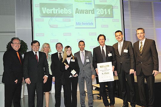 Auf Platz 9, das Autohaus Rosier: Der Partner von Mercedes-Benz, Volkswagen und Audi präsentiert sich in seiner Heimatstadt Menden mit automobiler Dominanz. (Archiv: Vogel Business Media)