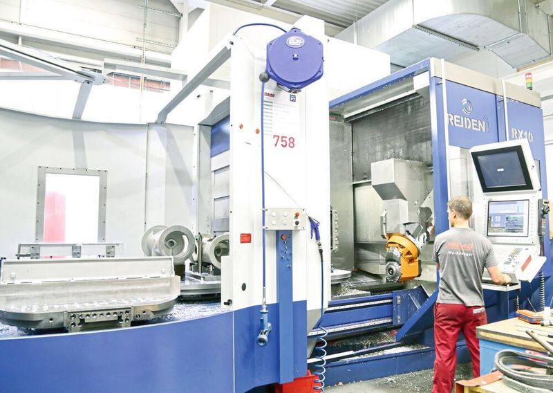 Die Reiden RX10 aus dem Jahr 2013 zusammen mit der Reiden-Automation mit 5-fach-Palettenwechsler.  (Anne Richter, SMM)