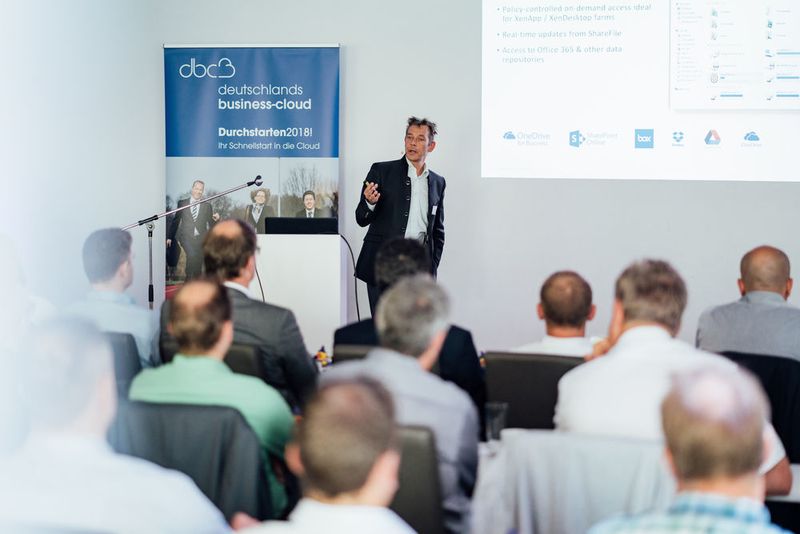 Raphael Bühner von Citrix begeisterte die Zuhörer für den „digitalen Arbeitsplatz von morgen“. (dbc (deutschlands business-cloud))