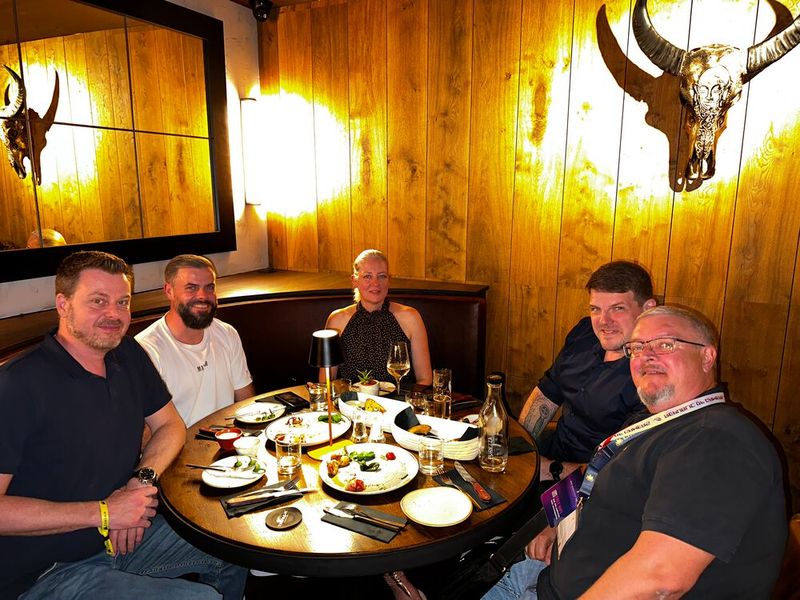 Anja Hohnke (Corsair) mit (v. l.) Shaker Abder-Rahman und (Bora), Matthias Amberg und Klaus Ruether (Caseking). (Bild: Vogel IT-Medien )