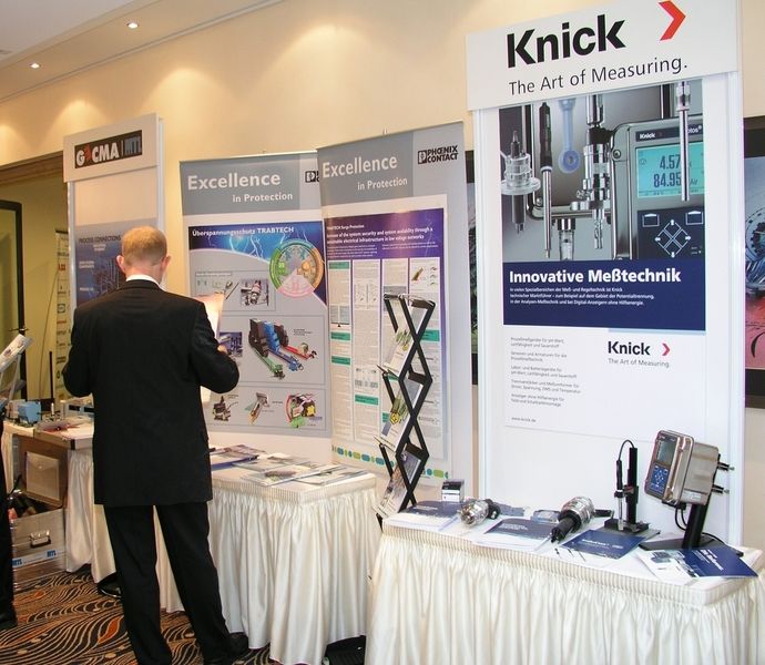 An Informationsständen präsentierten namhafte Unternehmen der Automatisierungsbranche aktuelle Lösungen. (Archiv: Vogel Business Media)