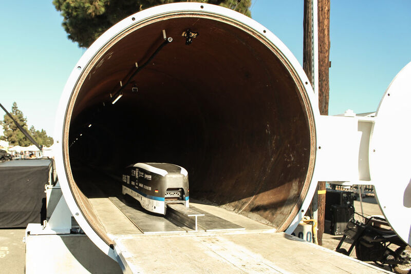 In der Teströhre im Teilvakuum konnte die nur 80 kg schwere Kapsel bis auf 324 km/h beschleunigen und so den Wettbewerb gewinnen. (WARR Hyperloop Team)