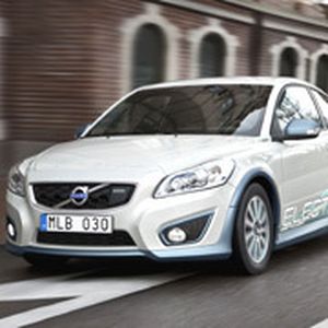 Volvos E-Konzept: Der schwedische Hersteller entwickelt derzeit einen Elektroantrieb mit drei Varianten sogenannter „Range Extender“. Die Dreizylindermotoren sollen Reichweiten von über 1.000 Kilometer ermöglichen.