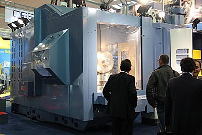 ... zeigt MCM neue 5-Achs-Bearbeitungszentren.  (Archiv: Vogel Business Media)