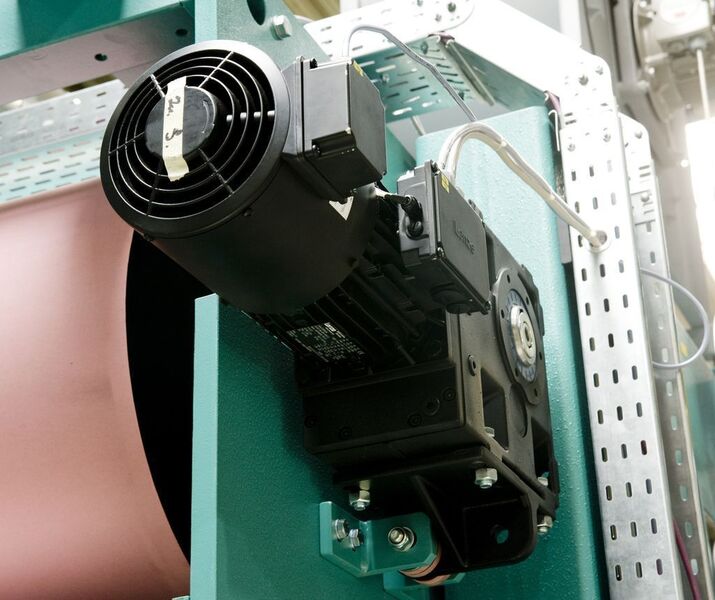 Die Regelung des Getriebemotors für das Zugwerk am Auslauf des Umlufttrockners übernimmt ein Servo Drive 9400 (Archiv: Vogel Business Media)