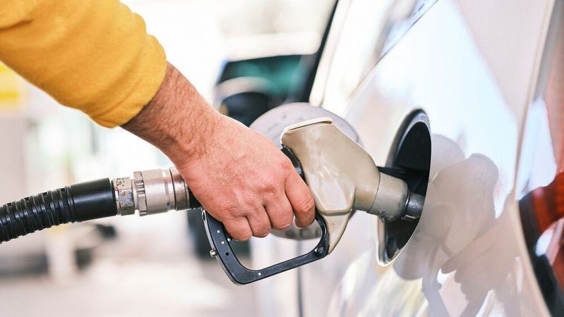 Die aktuellen Preise fürs Tanken belasten die Verbraucher ernorm. Für Entlastungen könnte der Staat durch die Senkung der Energiesteuer sorgen.(Bild:  gemeinfrei /  Pixabay)