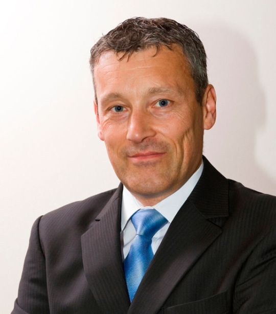 Nutznießer von Projekten zur nachhaltigen Nutzung von Rechenzentrumsabwärme seien sowohl die Rechenzentren selbst als auch Betreiber lokaler Wärmenetze und umliegende Wohnquartiere, glaubt Arno Schlicksupp, Geschäftsführer der AS Enterprise Engineering GmbH.(Bild:  Arno Schlicksupp via Xing)