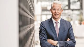 Guten Job gemacht! Die Fraport AG hält an Vorstandsvorsitzenden Dr. Stefan Schulte fest.  Der Vertrag von Schulte läuft nach Angaben des Unternehmens nun bis 31. August 2027 weiter. Hier mehr dazu ... (Bild: Fraport)