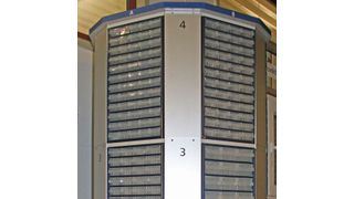 Auf 1 m² kann der Flexitower über maximal vier Ebenen verteilt bis zu 1440 Kleinteilkästen bieten. (Alusystems)