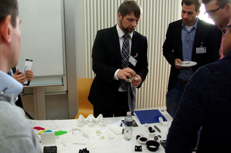 Bei der begleitenden Fachausstellung präsentierte u.a. das junge Unternehmen Formrise GmbH (Töging) 3D-Druck-Entwicklungen. (Bild: Hochschule Landshut)