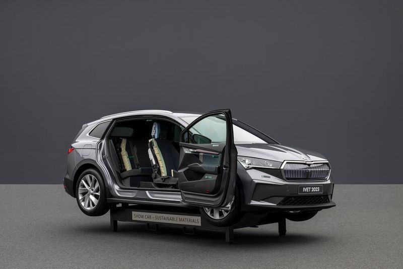 Ein Highlight und ganz praktisches Beispiel für den Einsatz nachhaltiger Materialien und die Verwendung von Rezyklaten wird das Showcar auf Basis des Škoda Enyaq sein, welches auf der PIAE in Mannheim zu sehen sein wird. (Bild: Skoda)