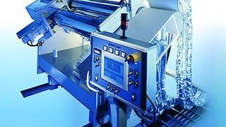 Die Walzen im Glättwerk einer Extrusionsanlage müssen kontinuierlich gekühlt werden.  Bild: Firma BREYER GmbH / Singen (Archiv: Vogel Business Media)