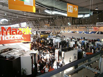 Die AMB-Hallen waren 2012 vom ersten Tag an gut besucht und die Aussteller äußerten sich durchwegs positiv über die allgemeine Resonanz - von Krise keine Spur. (Bild: Königsreuther)