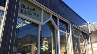Vom Samstag, 25. April bis am Samstag, 23. Mai 2015 eröffnet die Emde Blechfabrik den ersten PopUp Store in Graubünden an der Bahnhofstrasse in Landquart. (Bild: Emde Belchfabrik)