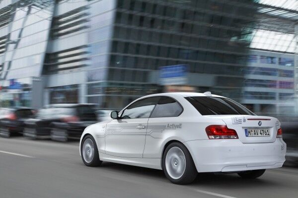 Der BMW ActiveE: Von Mai 2013 bis Dezember 2014 haben im Rahmen des Forschungsprojekts „LangstreckE“ 75 Berufspendler im Raum Leipzig das elektrifizierte 1er Coupe getestet. (Bild: BMW)
