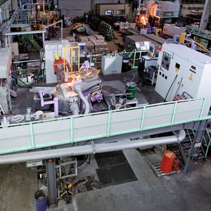 Je nach Anwendung und Größe der zu schützenden Fläche kommen bei Metallpulverbeschichtungen und Auftragschweißen verschiedene Verfahren zum Einsatz, bei denen beispielsweise das Metallpulver durch die Flamme auf das Grundwerkstück gespritzt wird. 
