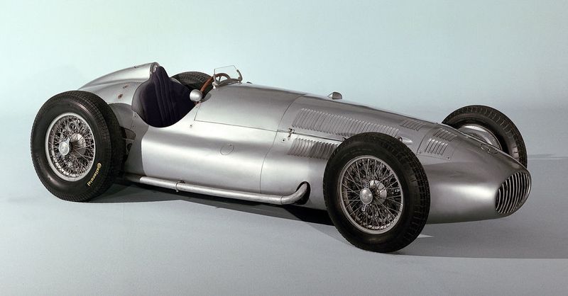 Das Mercedes-Benz-Museum bietet einen Überblick über die Automobilgeschichte von den Anfängen bis heute. (Daimler)