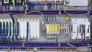 Die automatische Erstellung von Stromlaufplänen lohnt sich vor allem bei bereits bestehenden Plänen, beispielsweise für Schaltschränke, die geändert werden sollen.  (Bild: Zuken)